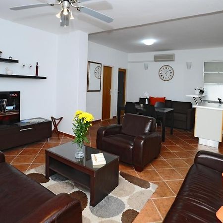 סלאנו Holiday Home Odiseja מראה חיצוני תמונה