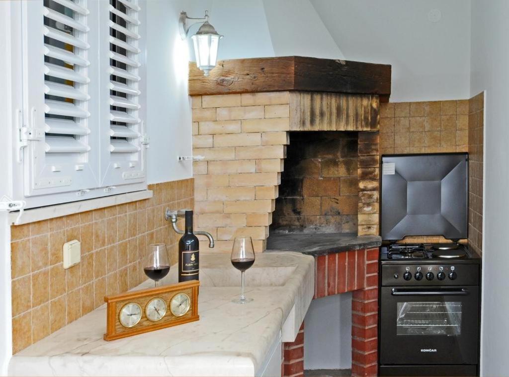 סלאנו Holiday Home Odiseja מראה חיצוני תמונה