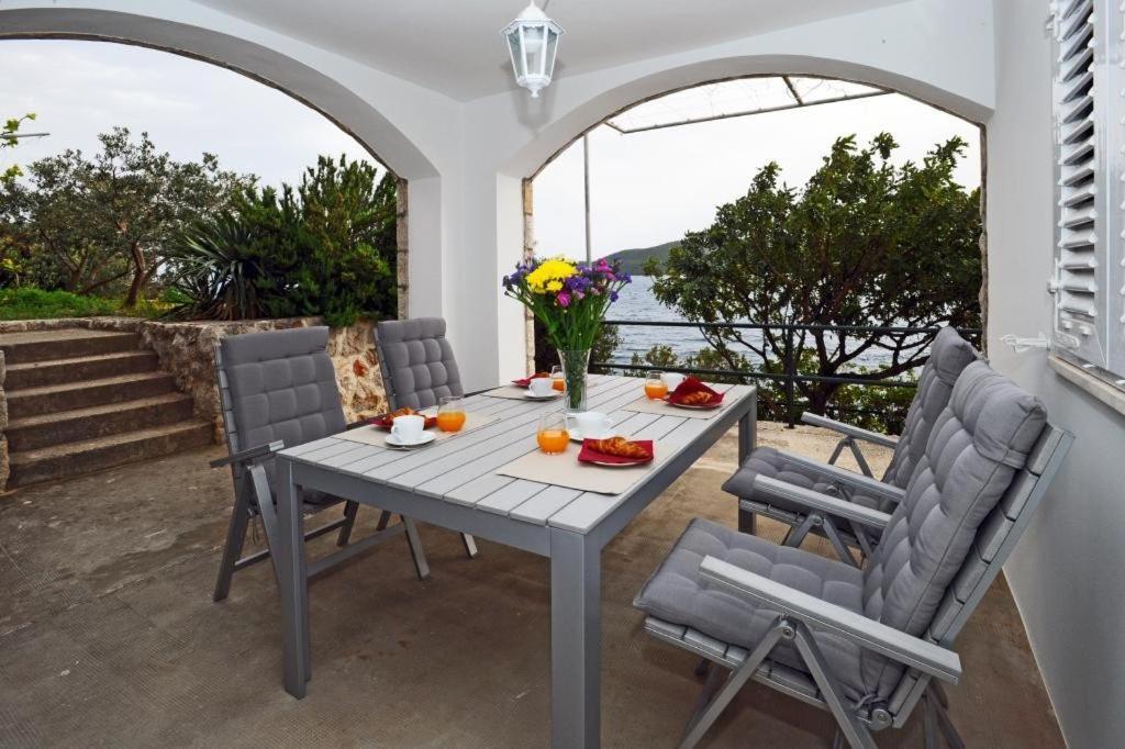 סלאנו Holiday Home Odiseja מראה חיצוני תמונה