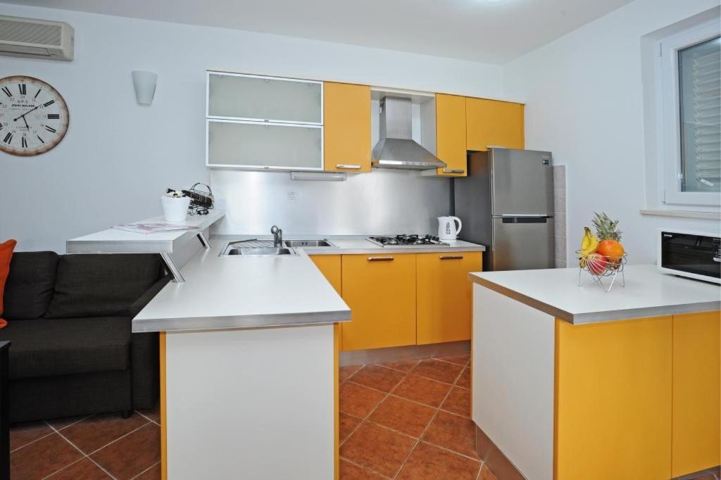 סלאנו Holiday Home Odiseja מראה חיצוני תמונה
